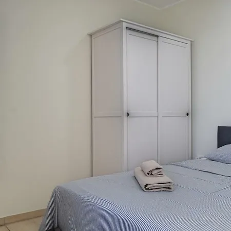 Freminore Apts. Apartment