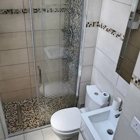 Freminore Apts. Apartment *