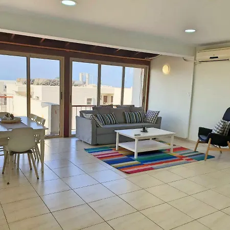 Freminore Apts. Apartment *